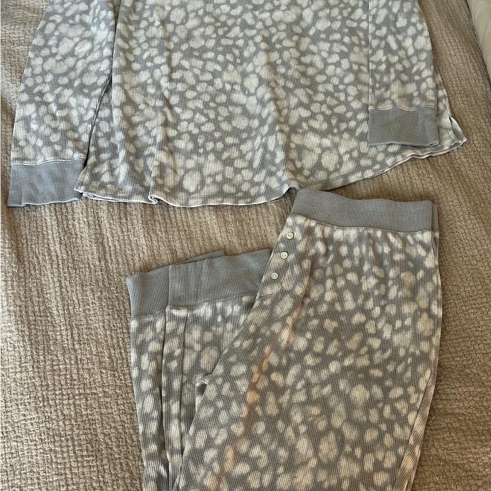 Cozy Gray Leopard Print Women's Pajama Set